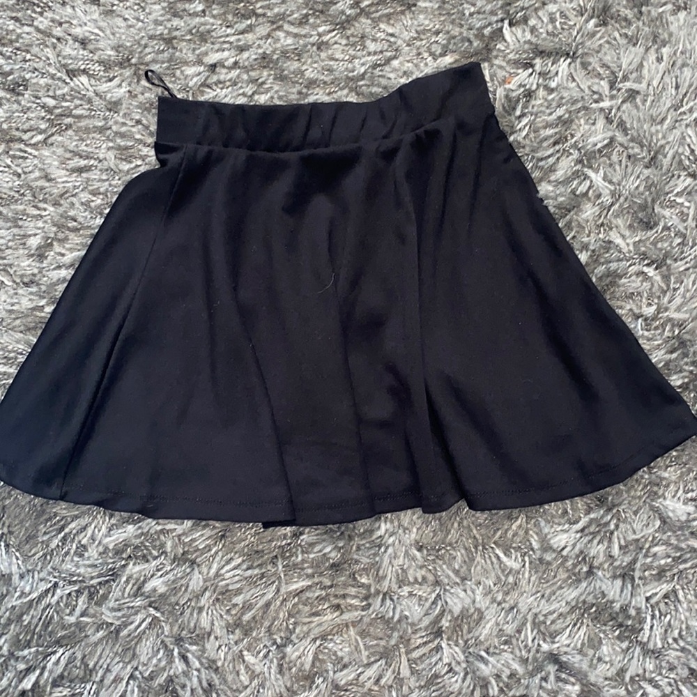 Black skater skirt